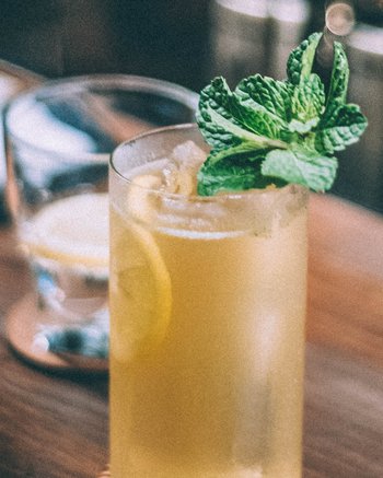 Ihr Hotel mit beheiztem Außenpool in Südtirol Ihr Hotel mit beheiztem Außenpool in Südtirol