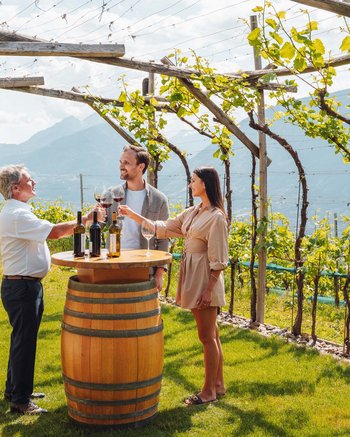 Ihr Hotel mit beheiztem Außenpool in Südtirol Ihr Hotel mit beheiztem Außenpool in Südtirol