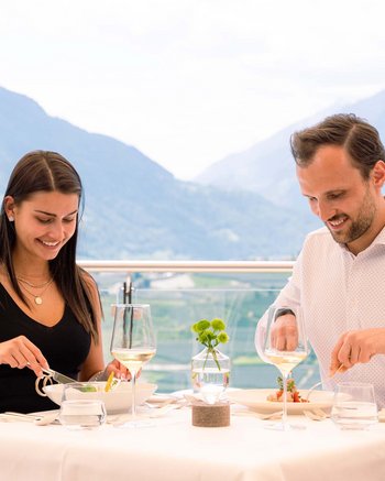Ihr Hotel mit beheiztem Außenpool in Südtirol Ihr Hotel mit beheiztem Außenpool in Südtirol