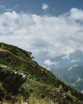 Ihr Hotel mit beheiztem Außenpool in Südtirol Ihr Hotel mit beheiztem Außenpool in Südtirol