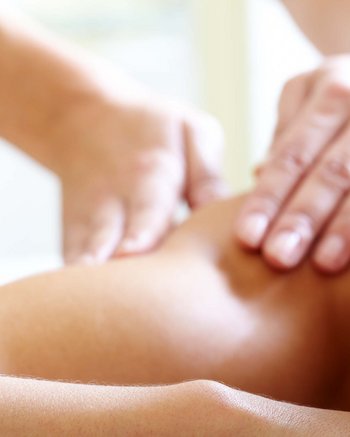 Ihr Hotel mit beheiztem Außenpool in Südtirol Ihr Hotel mit beheiztem Außenpool in Südtirol