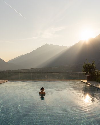Ihr Hotel mit beheiztem Außenpool in Südtirol Ihr Hotel mit beheiztem Außenpool in Südtirol
