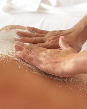 Ihr Hotel mit beheiztem Außenpool in Südtirol Ihr Hotel mit beheiztem Außenpool in Südtirol