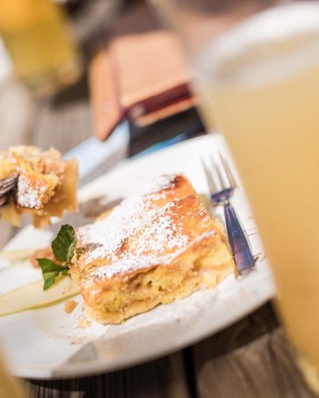 Ihr Hotel mit beheiztem Außenpool in Südtirol Ihr Hotel mit beheiztem Außenpool in Südtirol